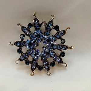 Blue Stoned floral Pin
